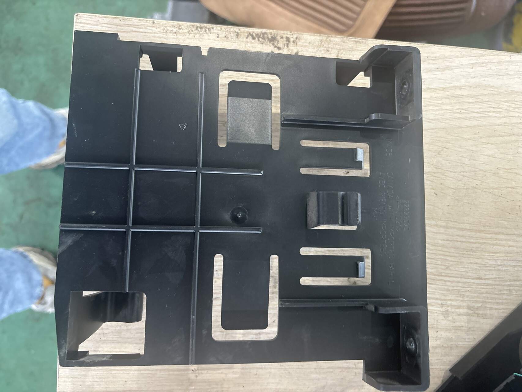 22829595 Radio Bracket