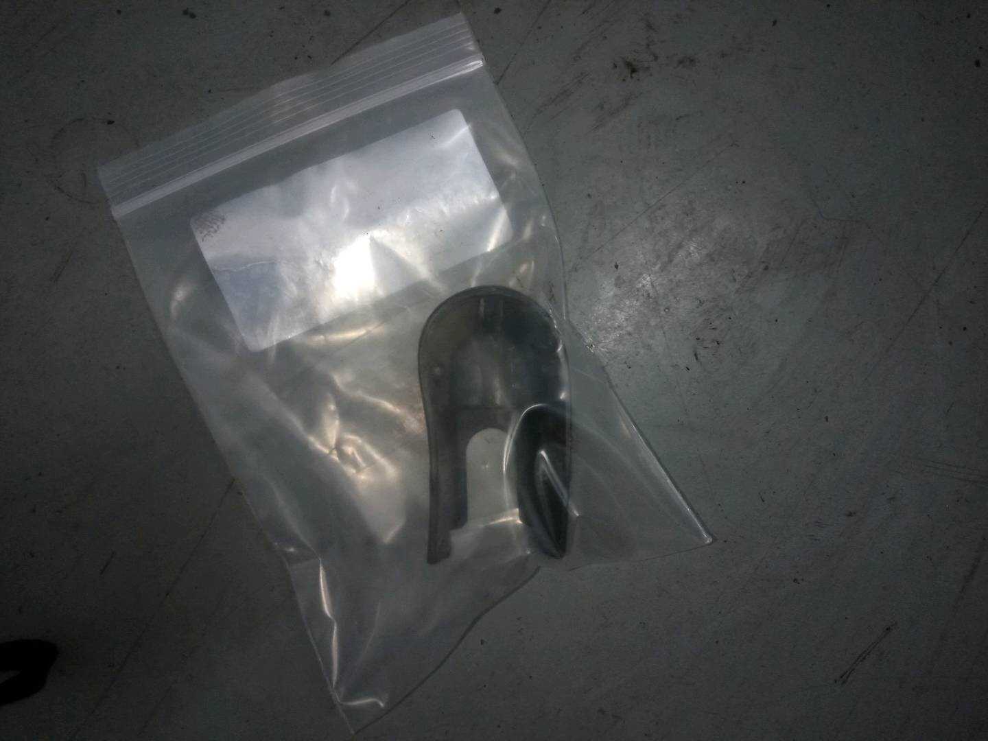 988121F000 尾盖玻璃雨刮臂盖