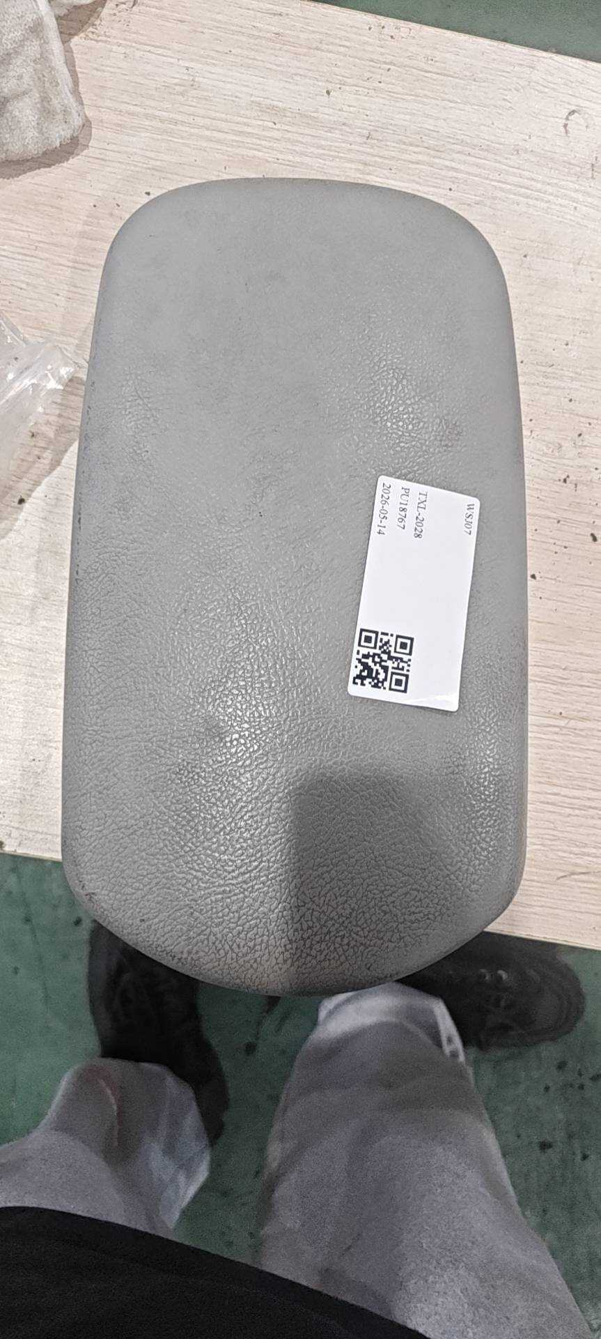 589050R020B0 中央控制台杂物箱盖
