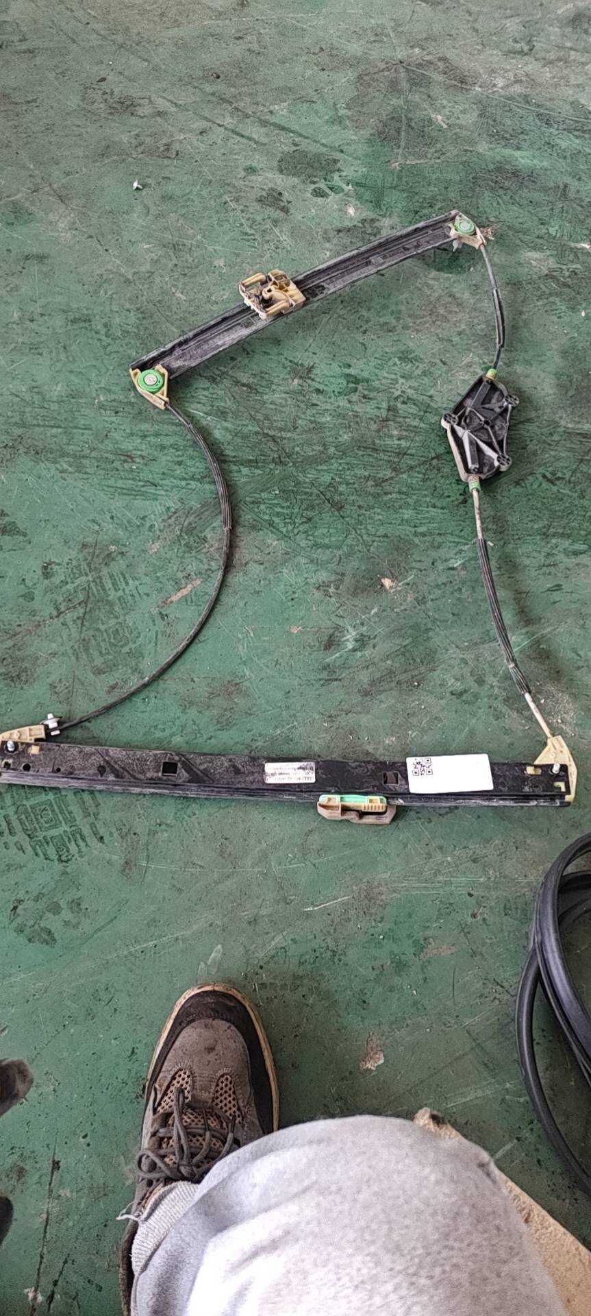 L8R0837462G Front Door Window Regulator Bracket, Right