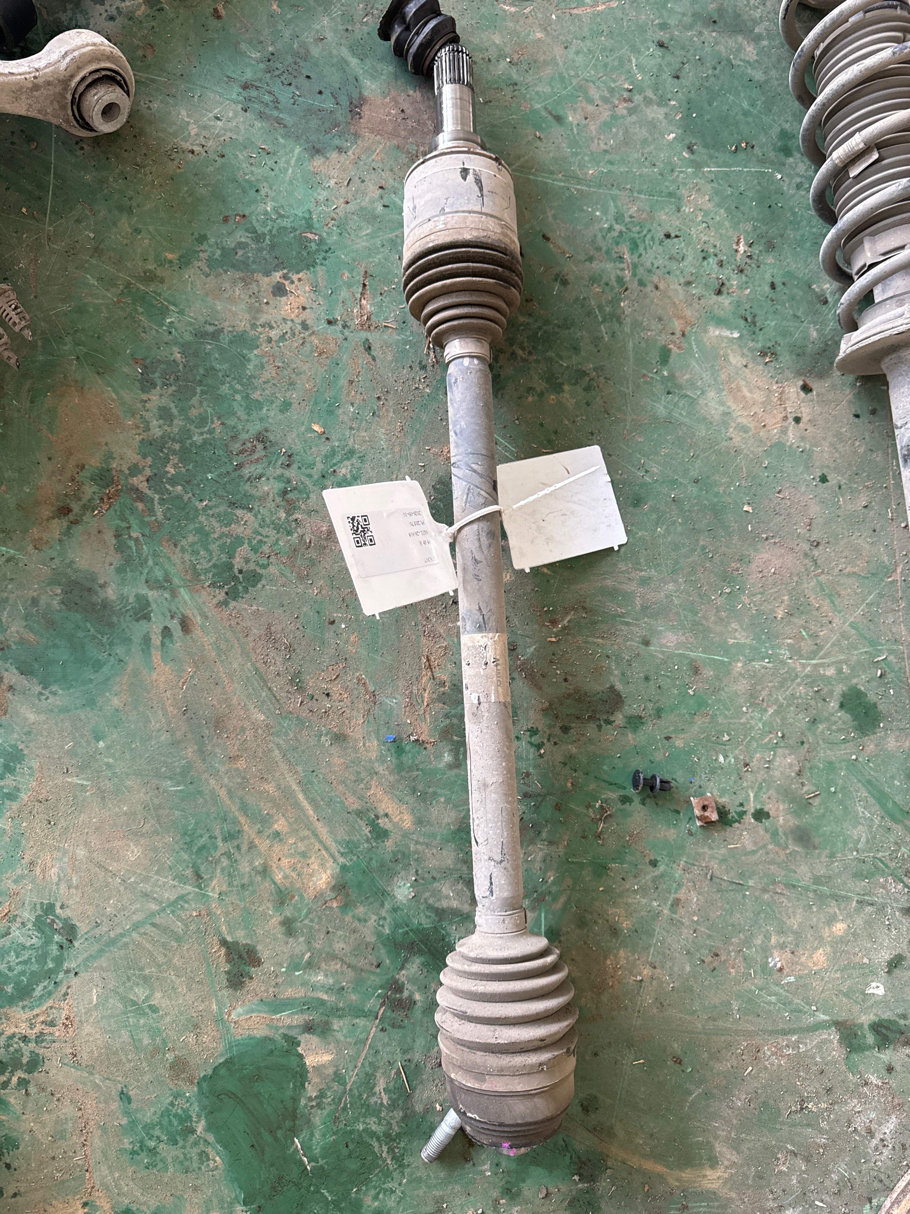 33208667166 后半轴（右）
