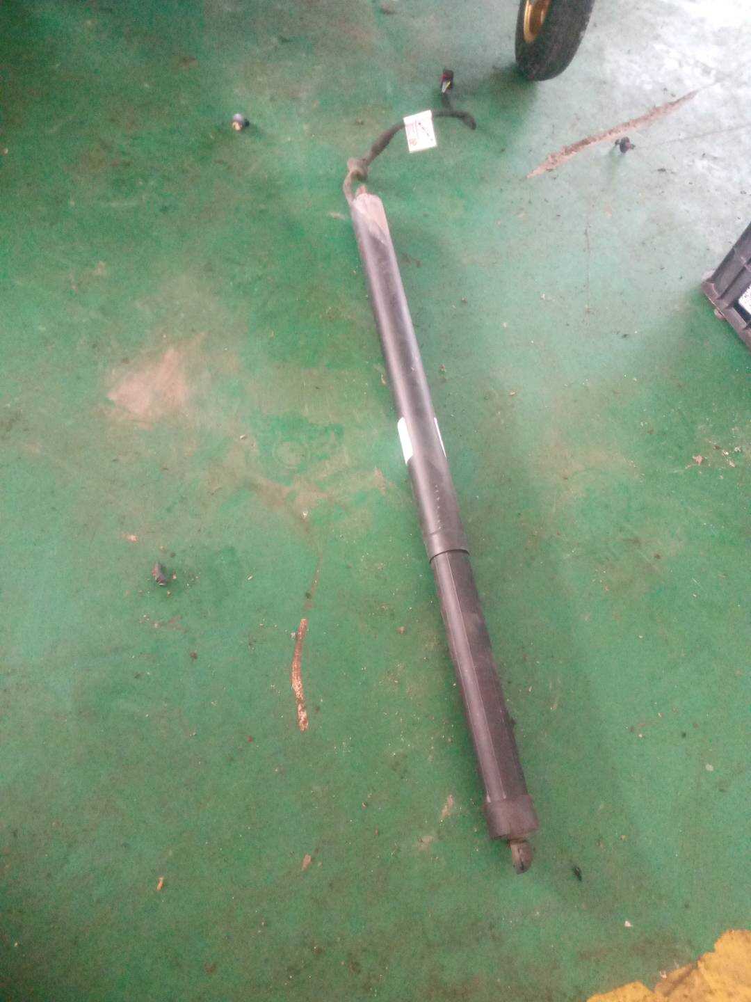 T4A1144 尾盖撑杆