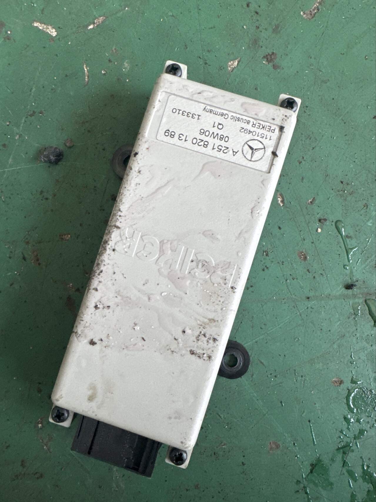 A2518201389 扬声器放大器(后)
