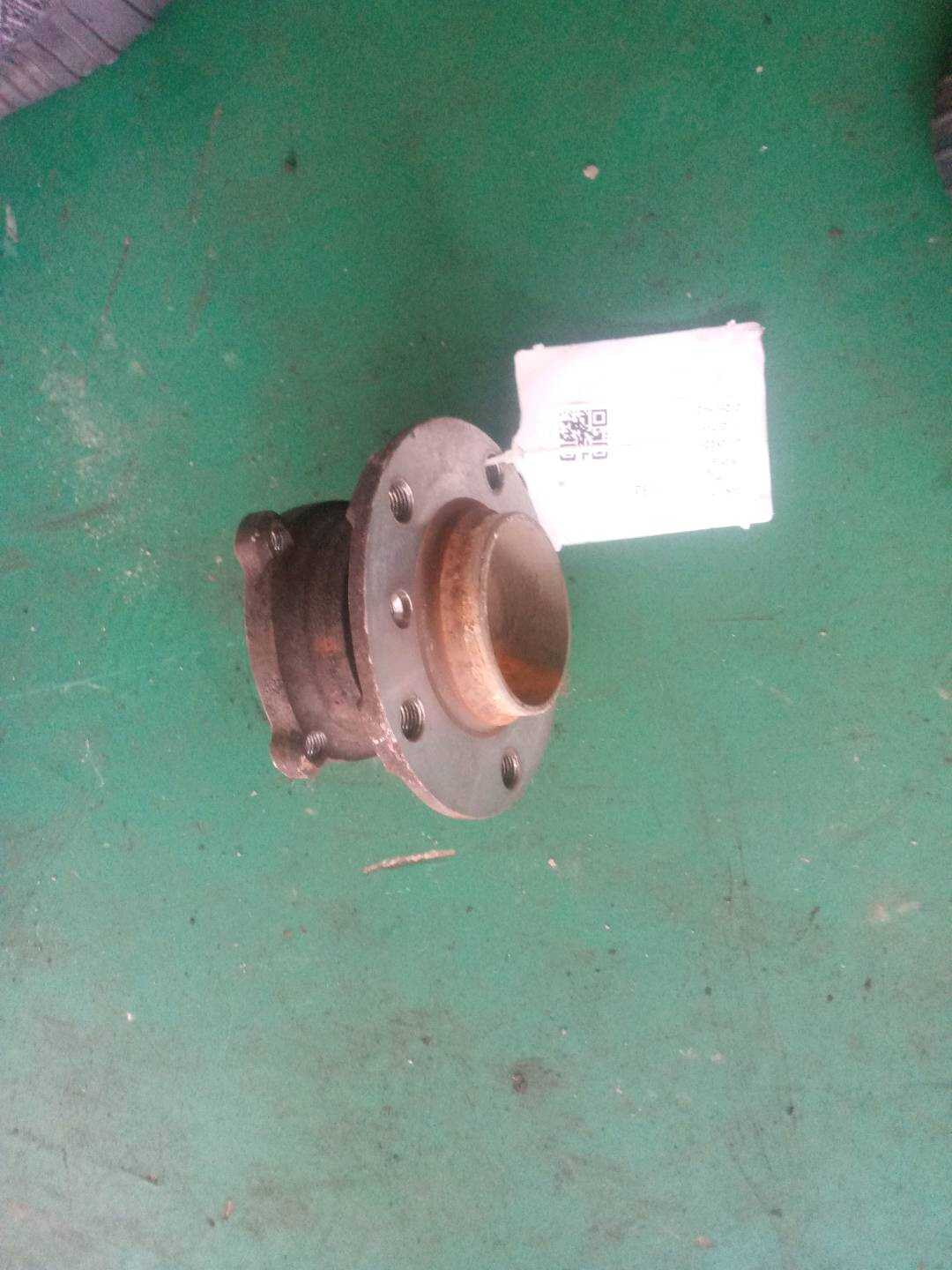 33416765566 后轮轴头（右）