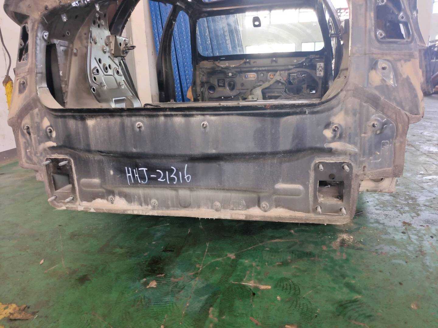 41217178447 后围板