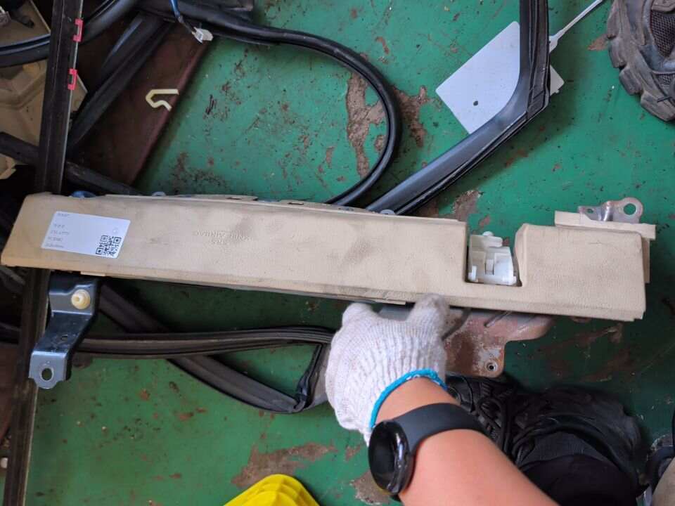 7390048060A0 驾驶员护膝安全气囊