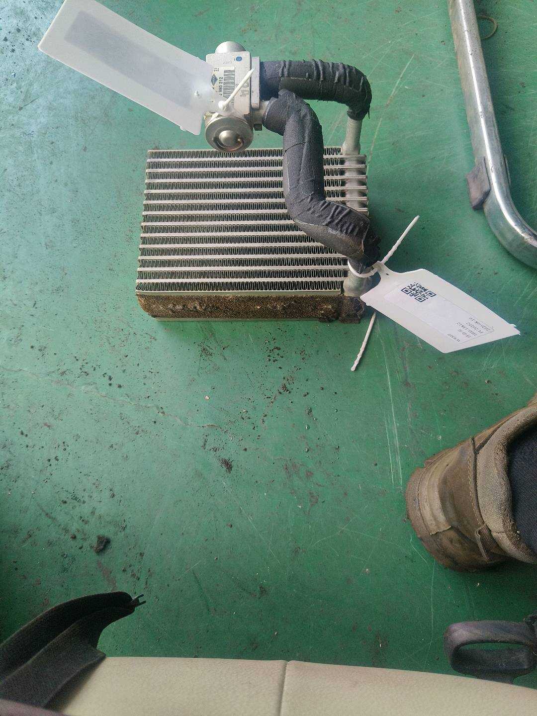 64119134630 蒸发器芯(后)