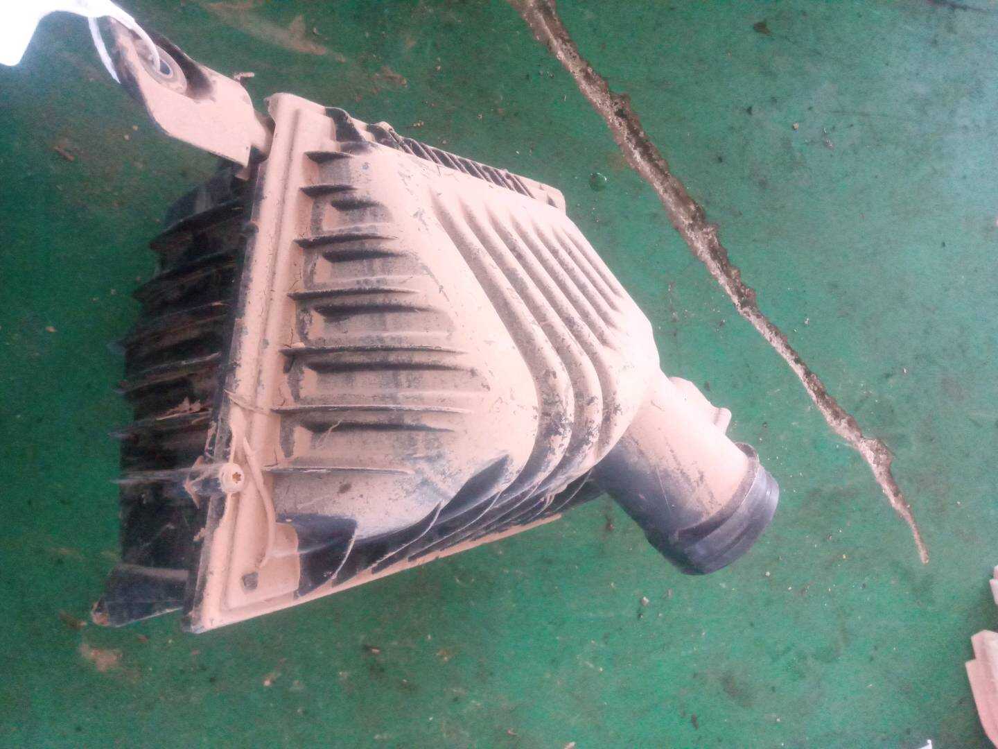 13717609482 空气滤清器总成