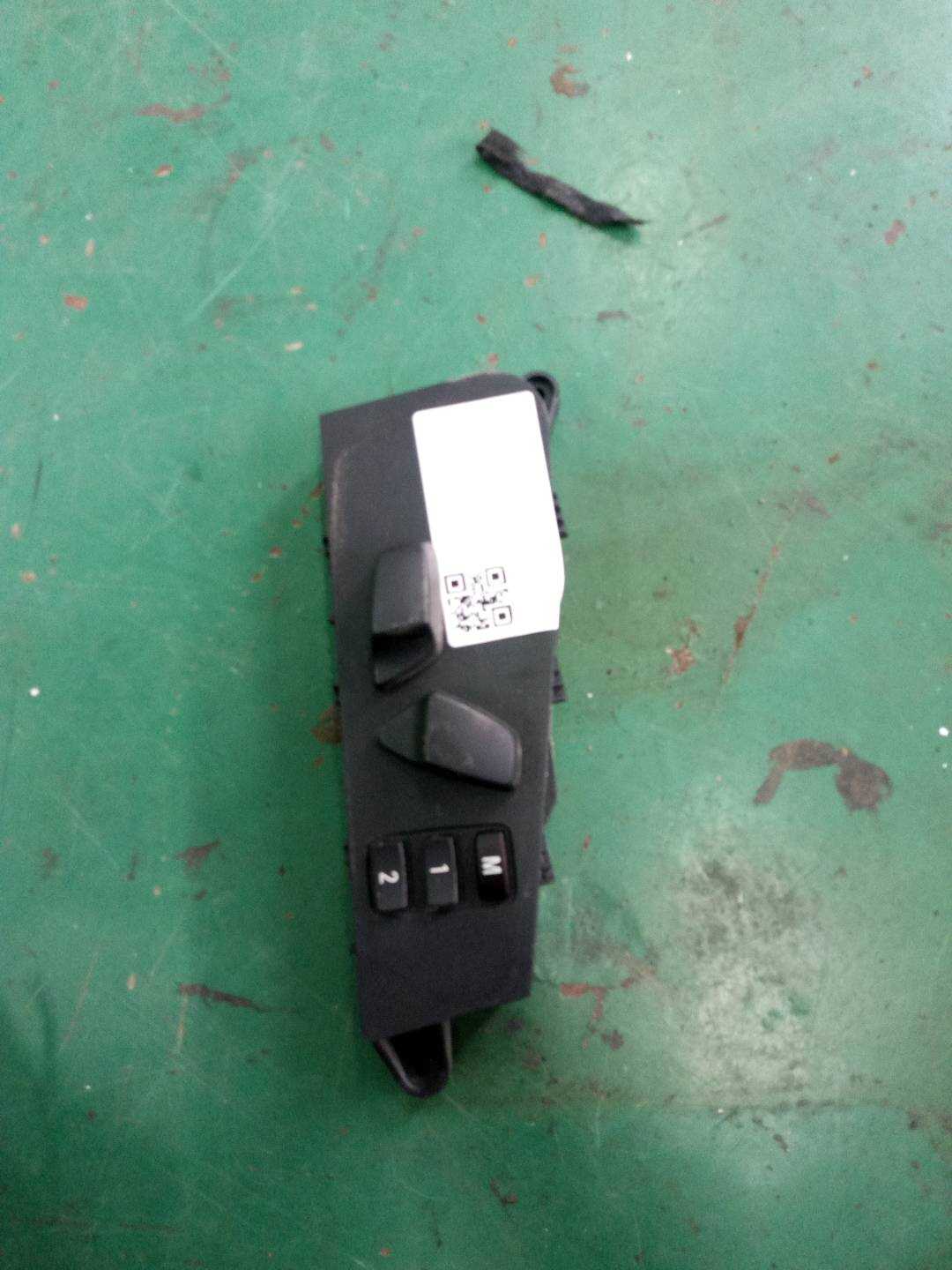 61319275061 开关 座椅调整装置 前左