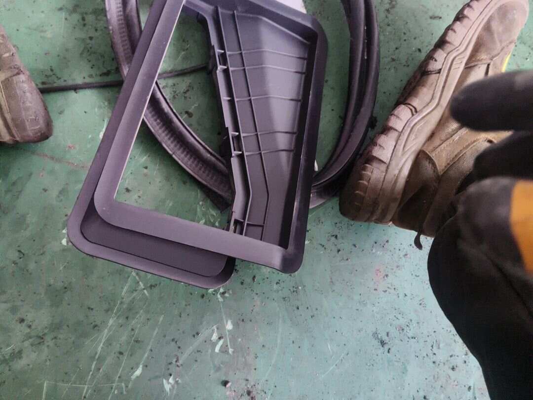 T2H3131 A/C Air Deflector