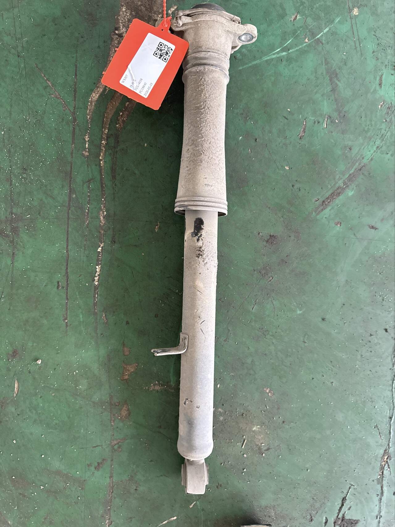 4020026200 左后减振器总成