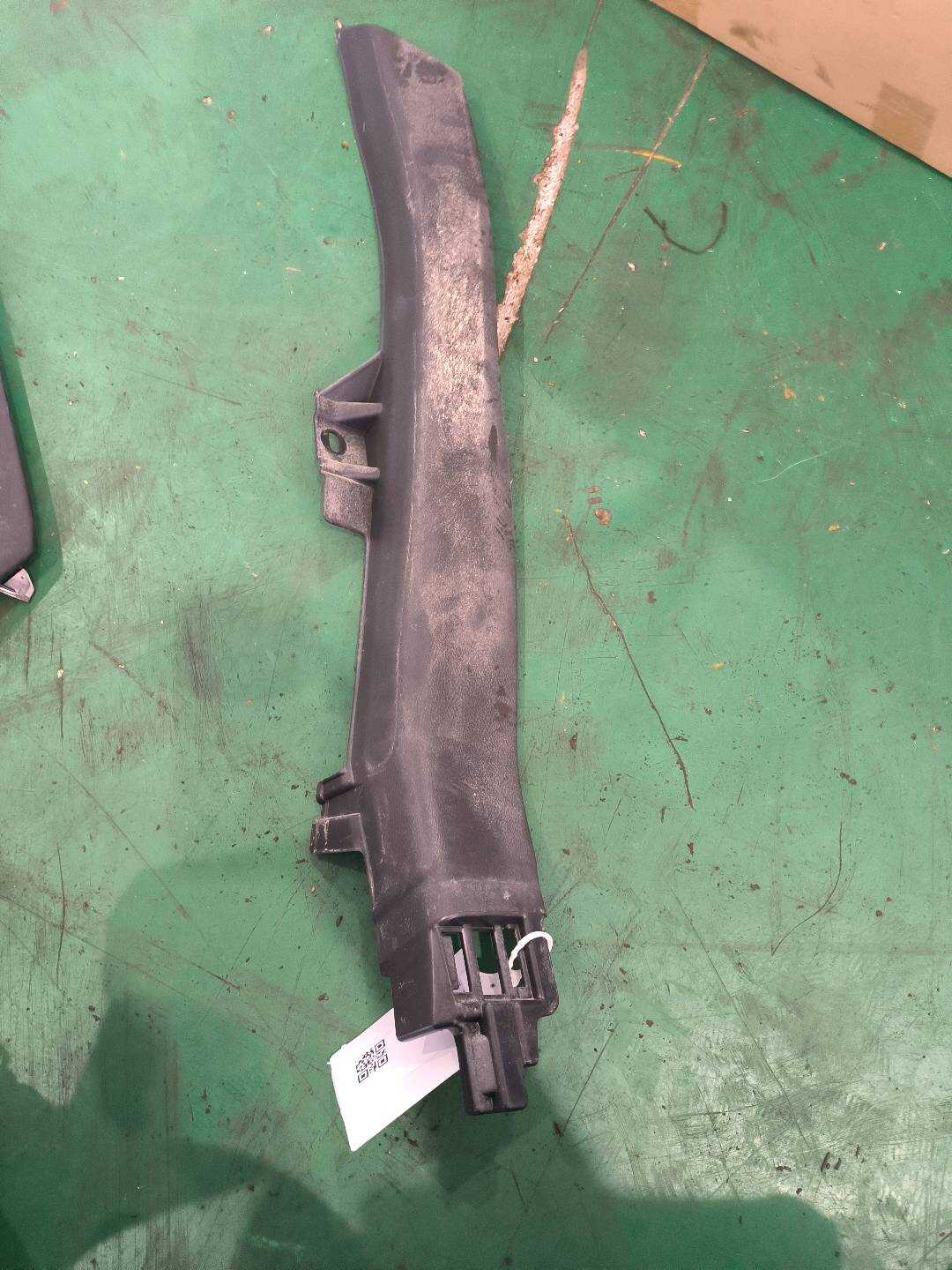 769182V70A C柱下内衬(左)