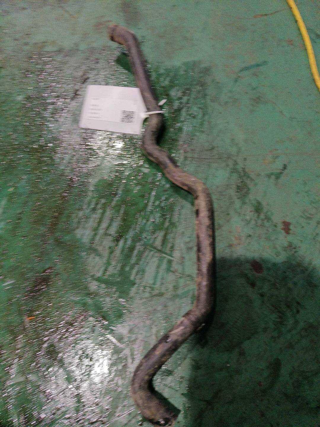 64216955921 暖风进水管