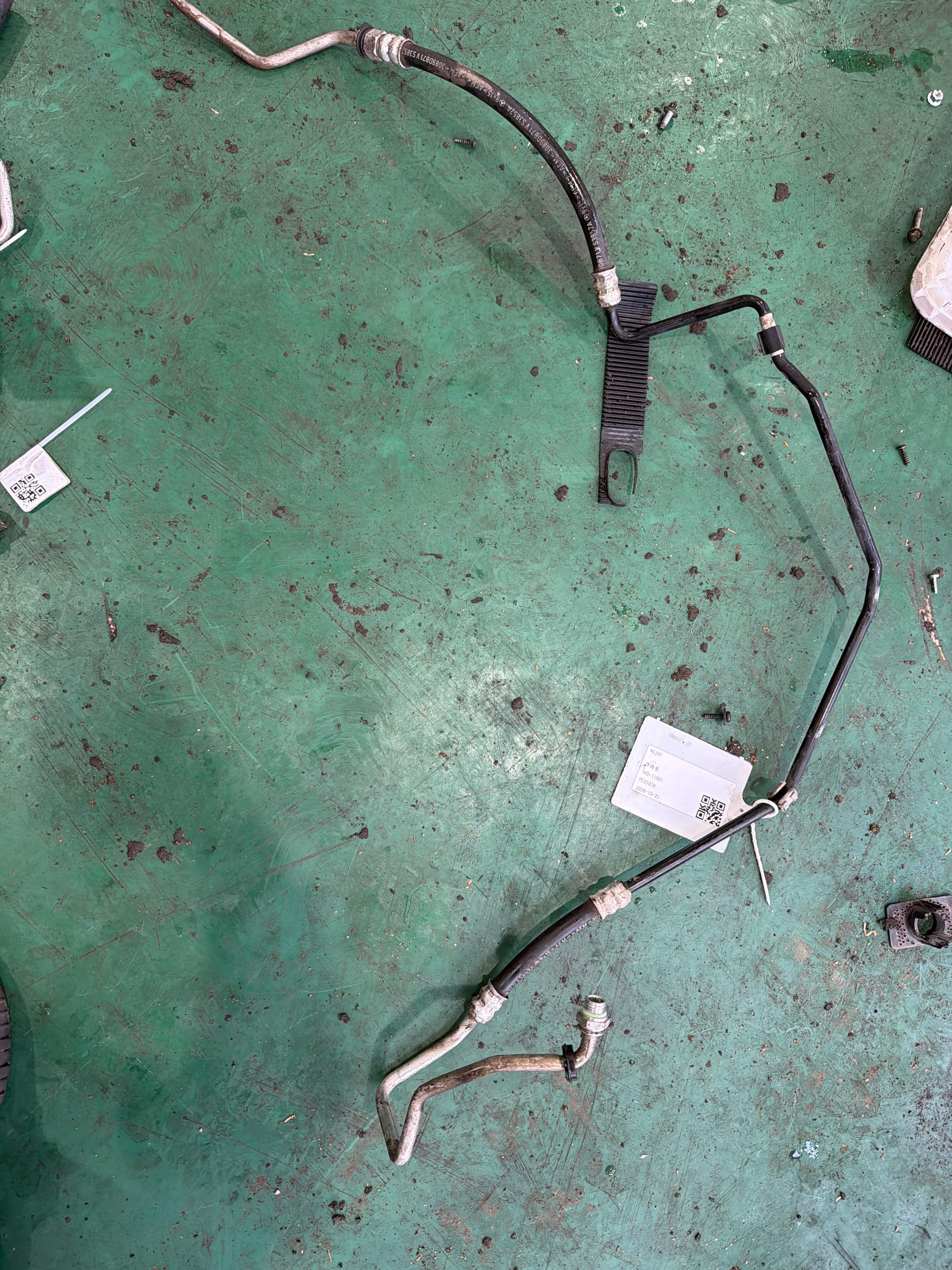 A1692700896 Transmission Oil Cooler Outlet Pipe