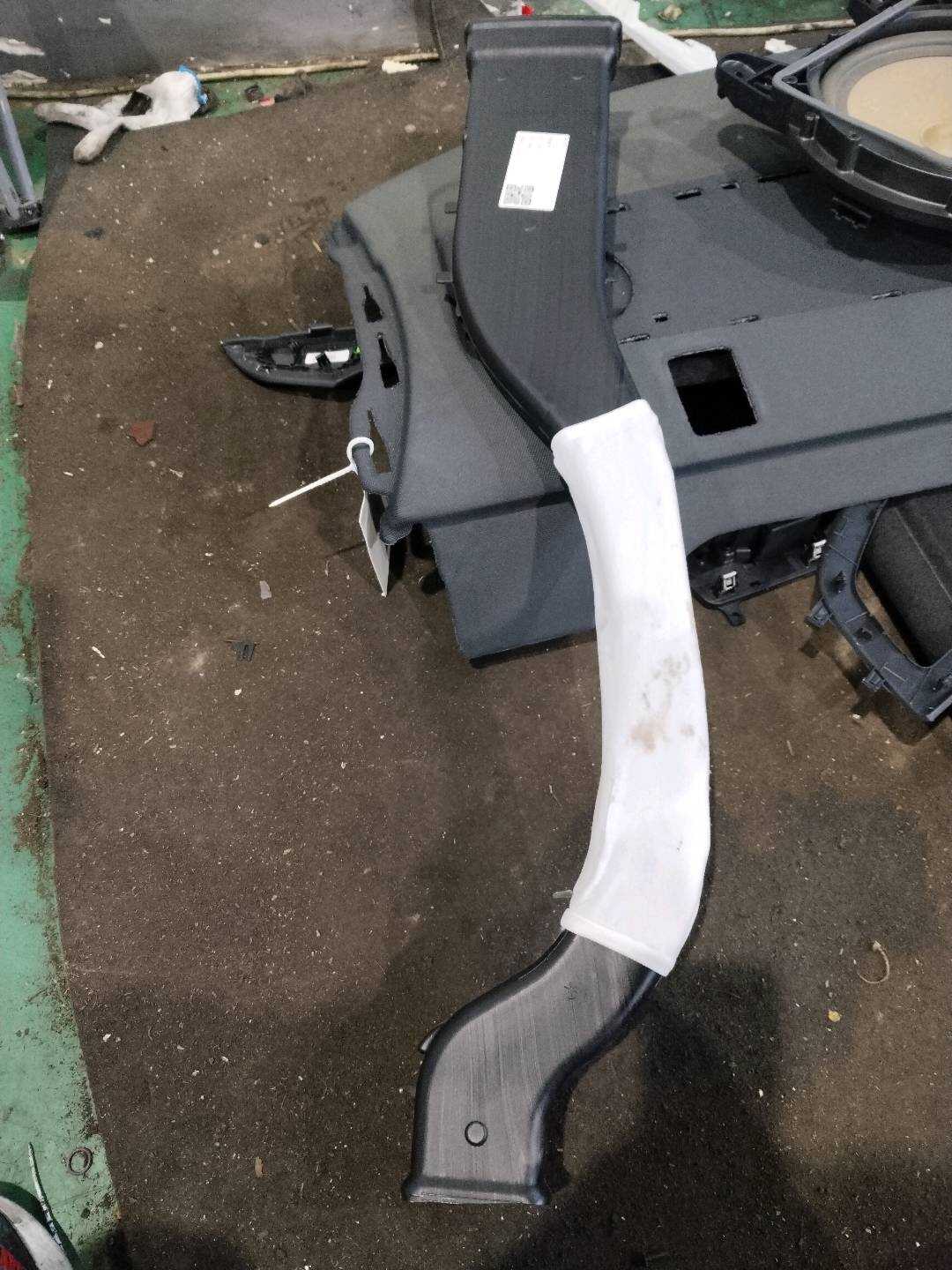 L8WD857039 Air Guide Duct