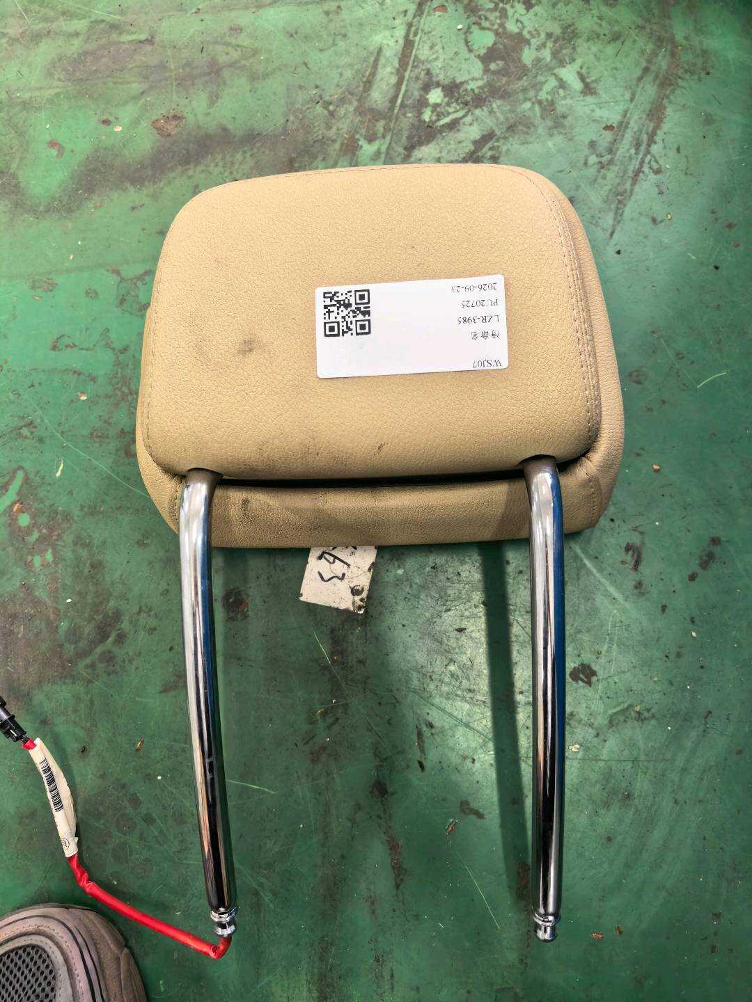 52107269214 副驾驶员座椅头枕