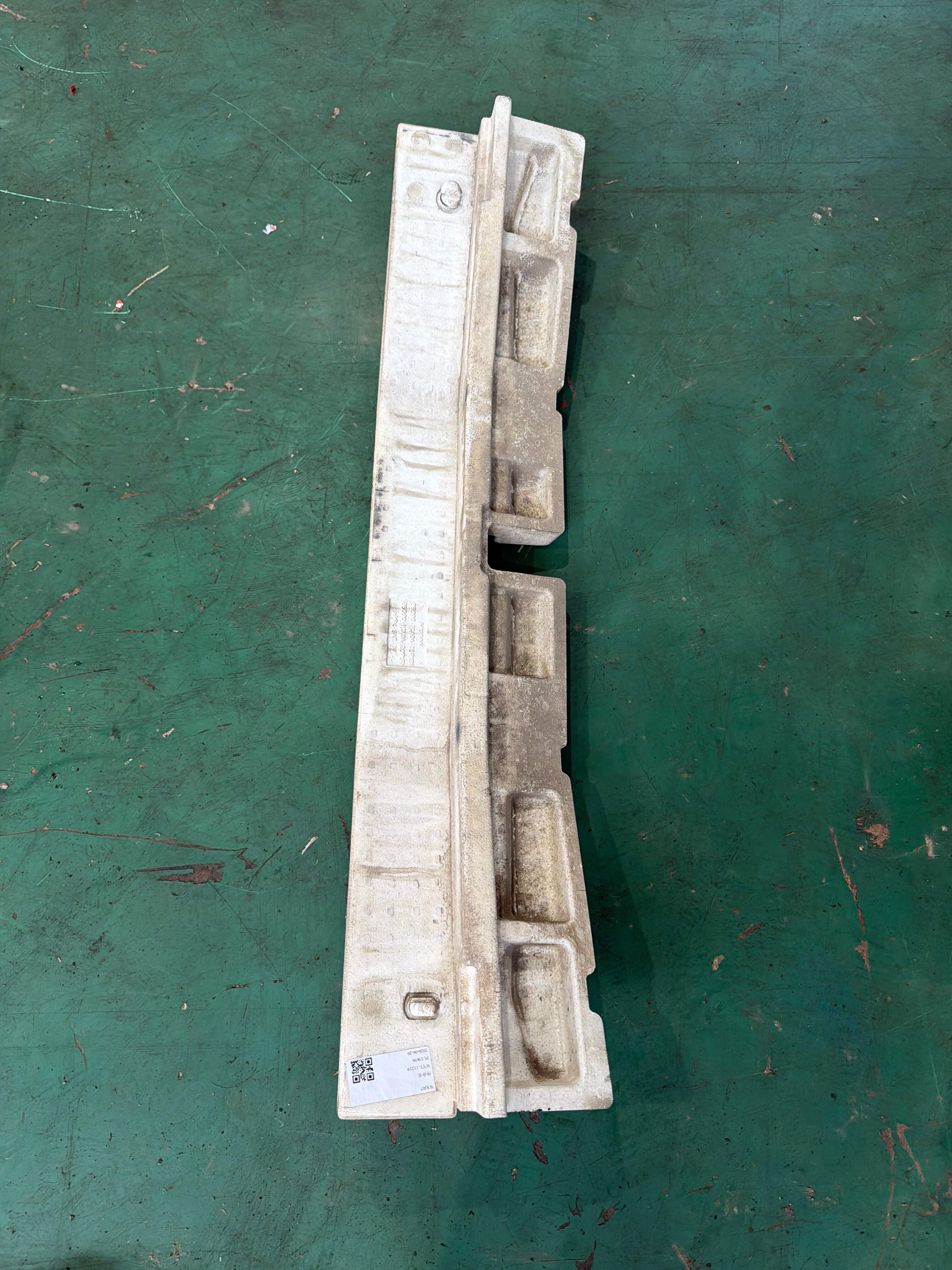 850901CA0A 后保险杠泡沫
