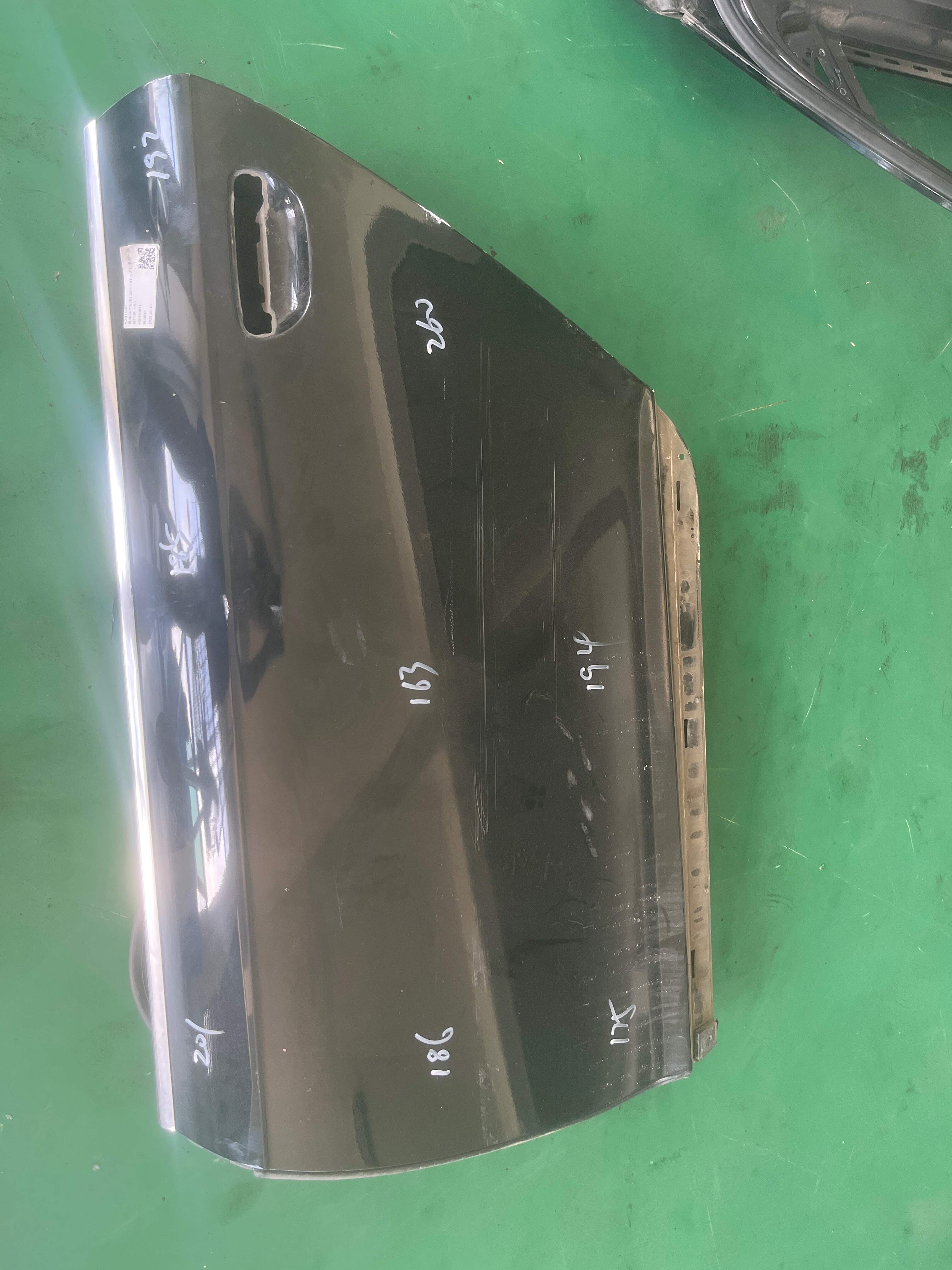4C0833051 后门壳(左)