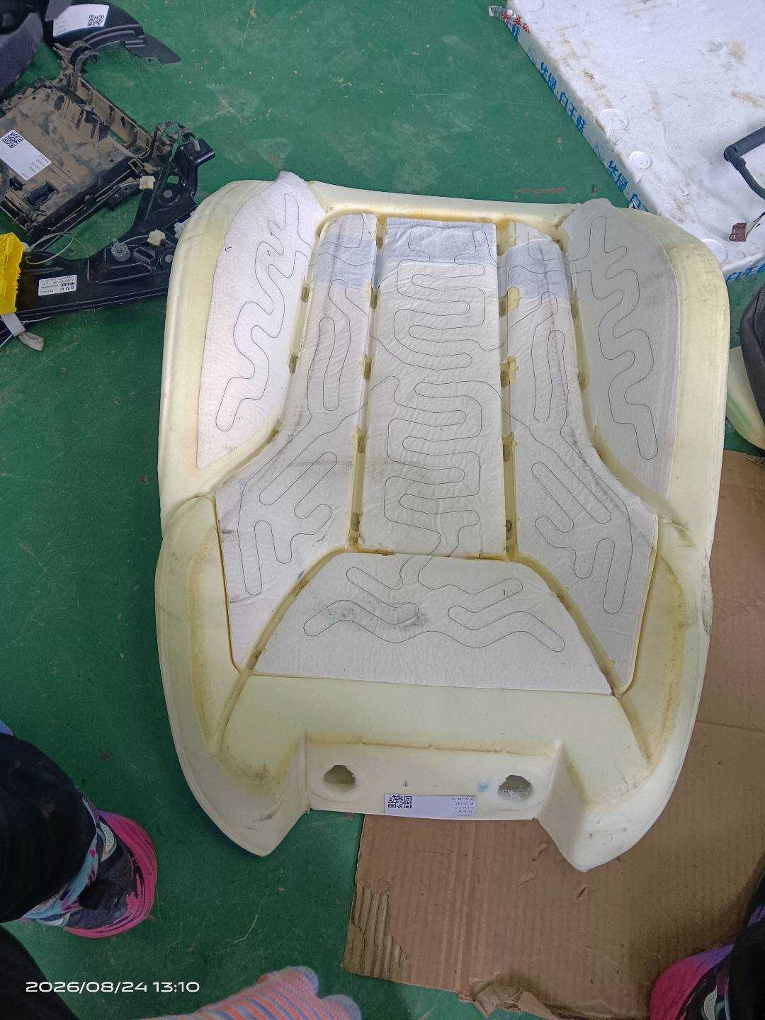52106994377 驾驶员座椅靠背软垫