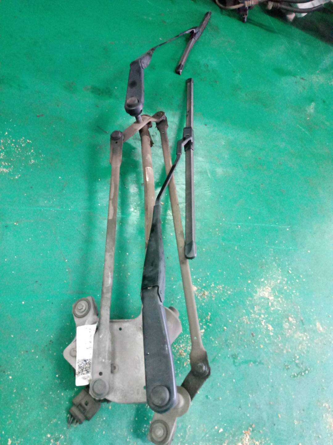 7S7117508AA 前风挡雨刮电机