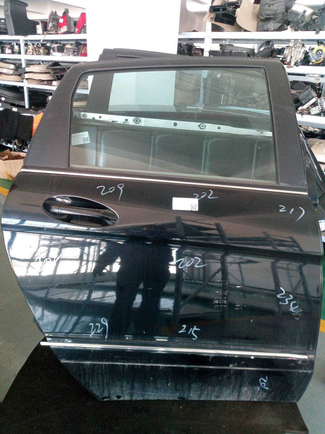 A1697302205 后门壳(右)