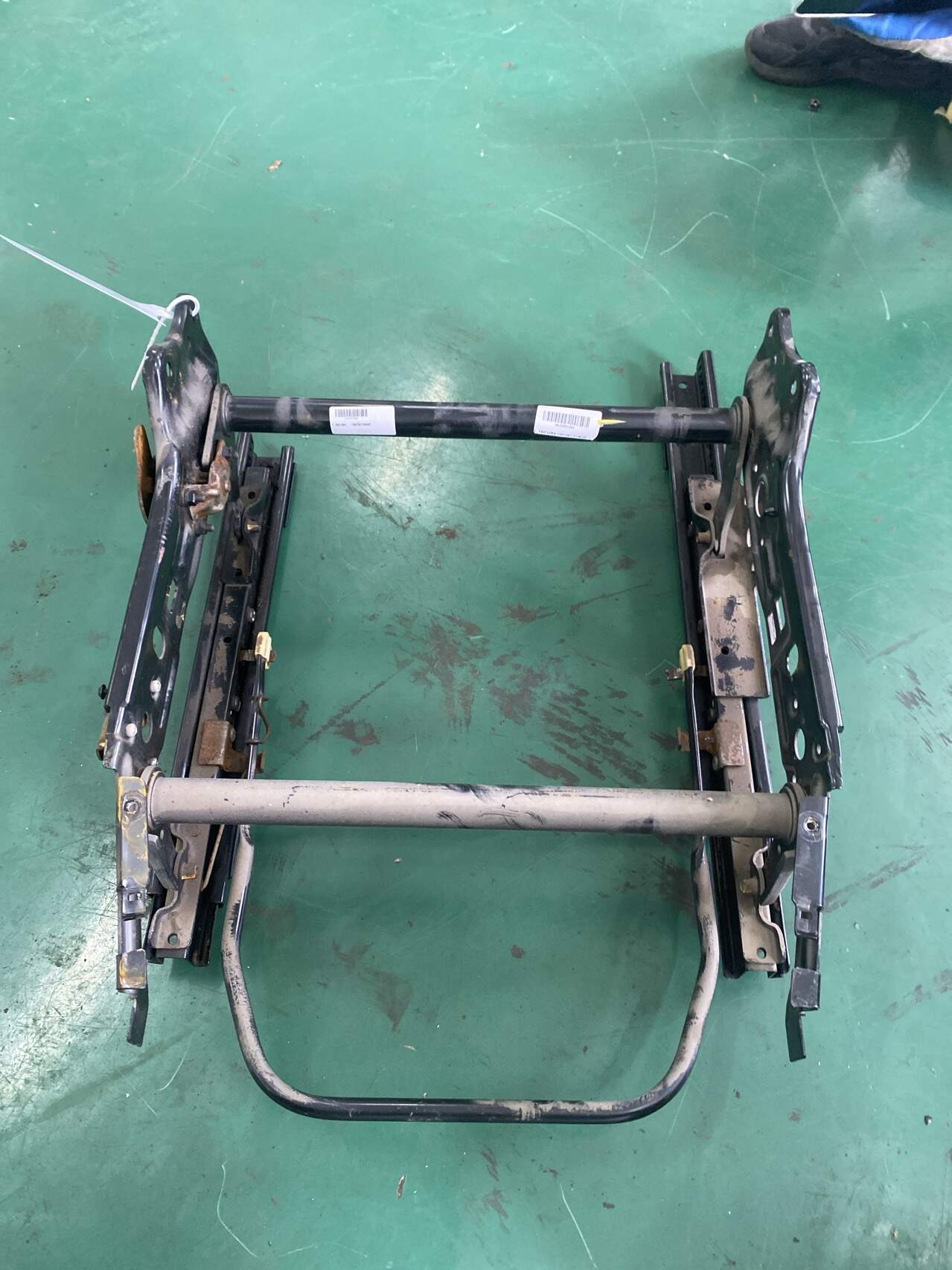 52109803730 副驾驶员座椅底座骨架