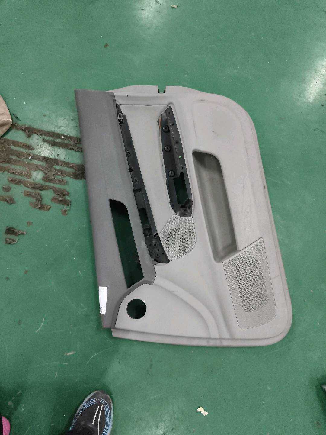 L4F0867104SYA Front Door Trim Panel, Right