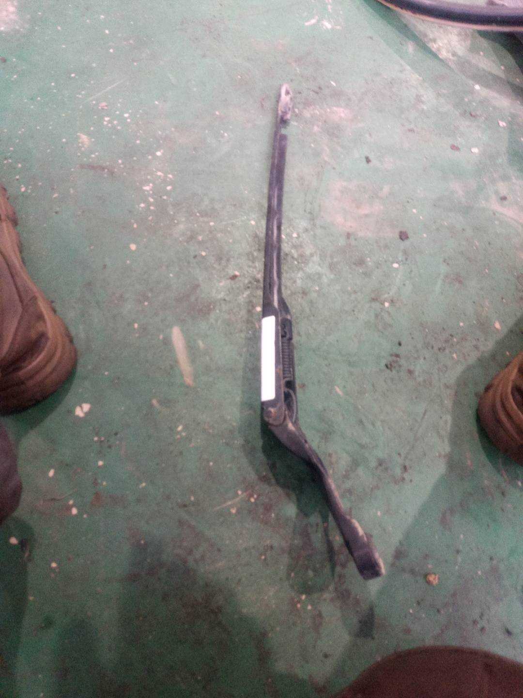 4F1955407B Front Windshield Wiper Arm, Left