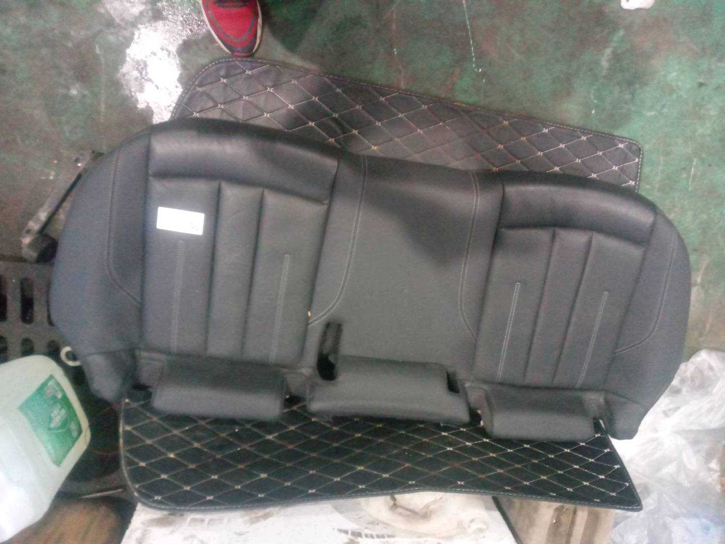 L8WD885375 Rear Seat Base Cushion
