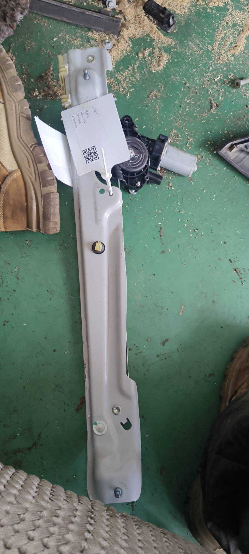 84567509 后门玻璃升降器总成(左)