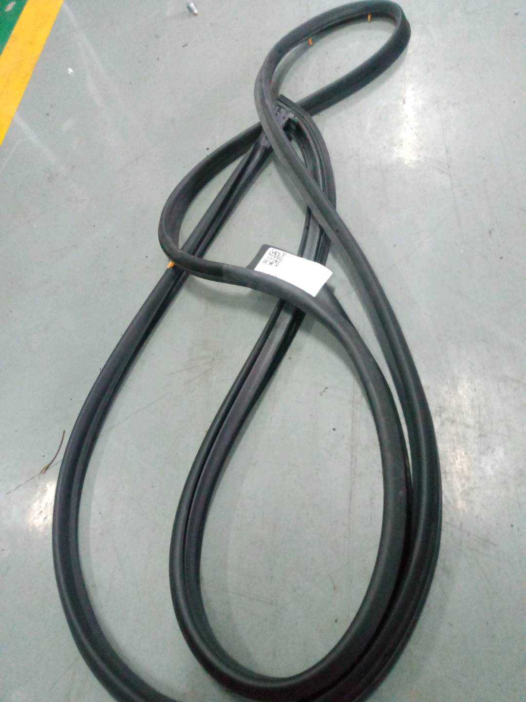10229843 前门车门密封胶条(右)