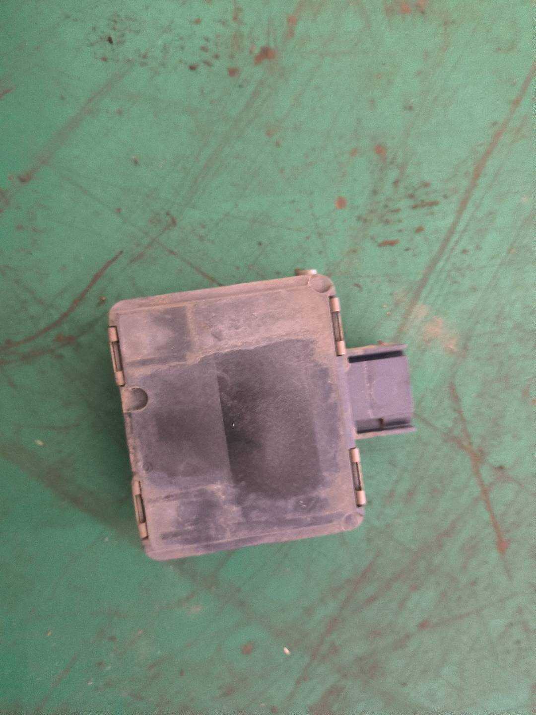 P0000575AE 侧雷达传感器 - 后