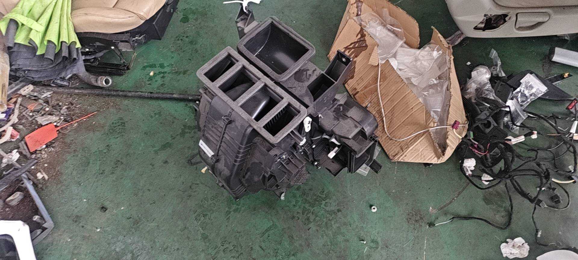8101600XKZ3EA 蒸发器和暖风器总成