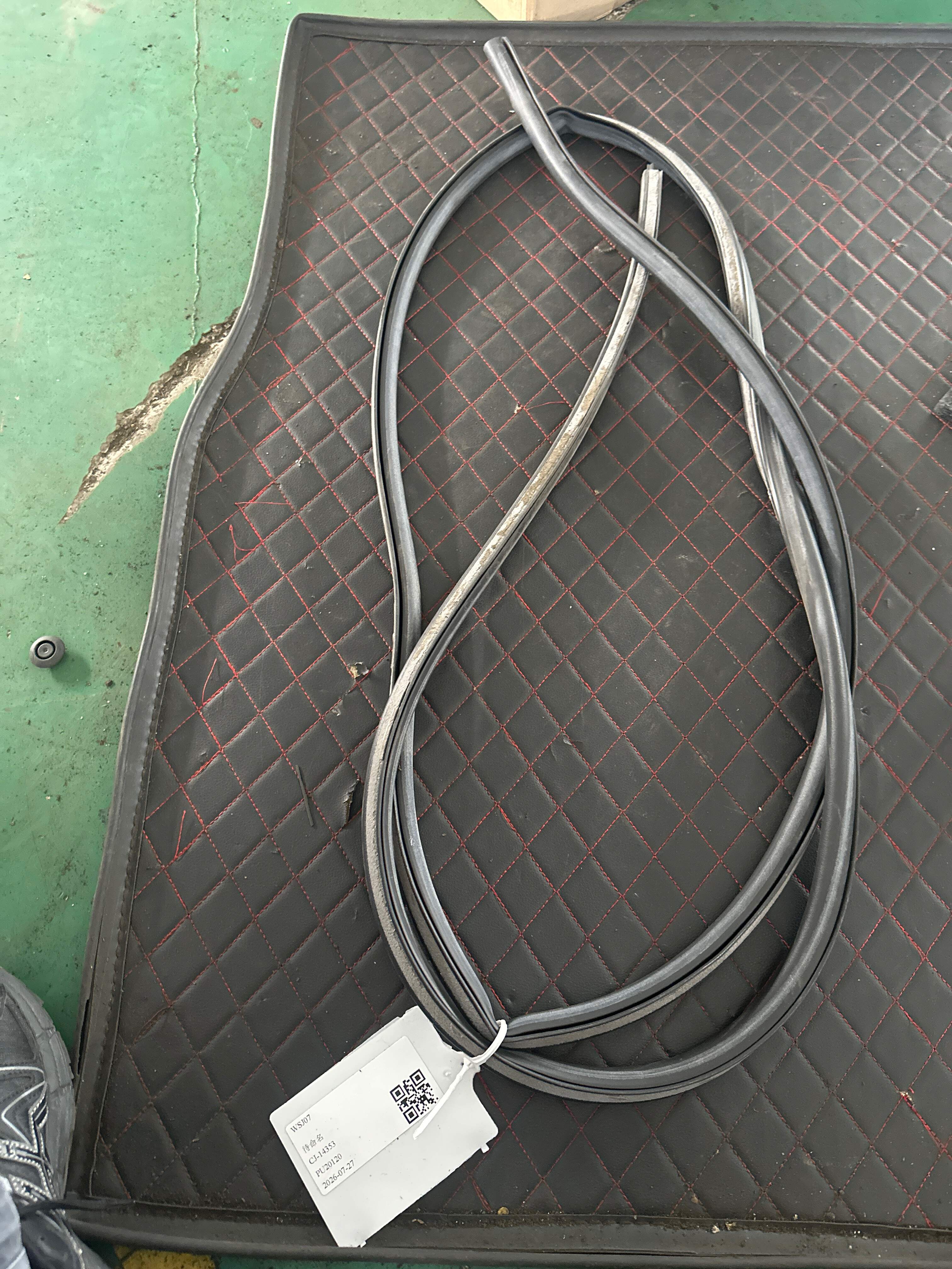 A0007271100 后门车门密封胶条（左）