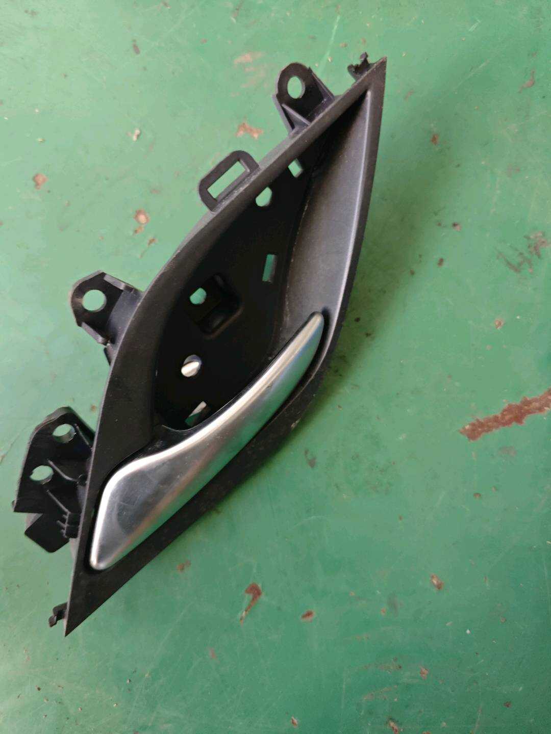 MEH620231000A7 Rear Door Inner Handle, Left