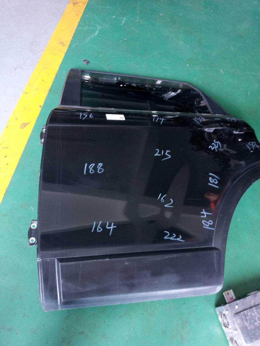94543748 后门壳（左）