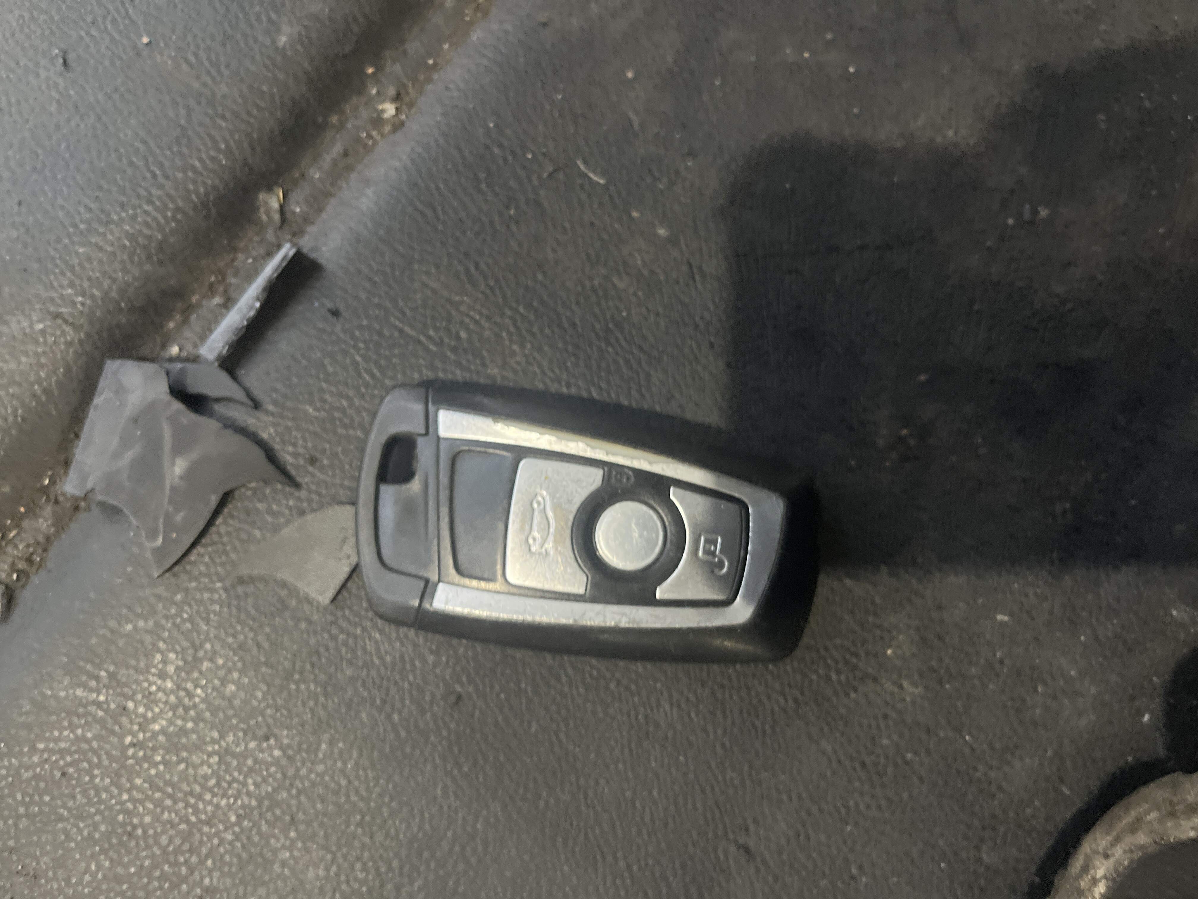 66128723575 Key (Remote)