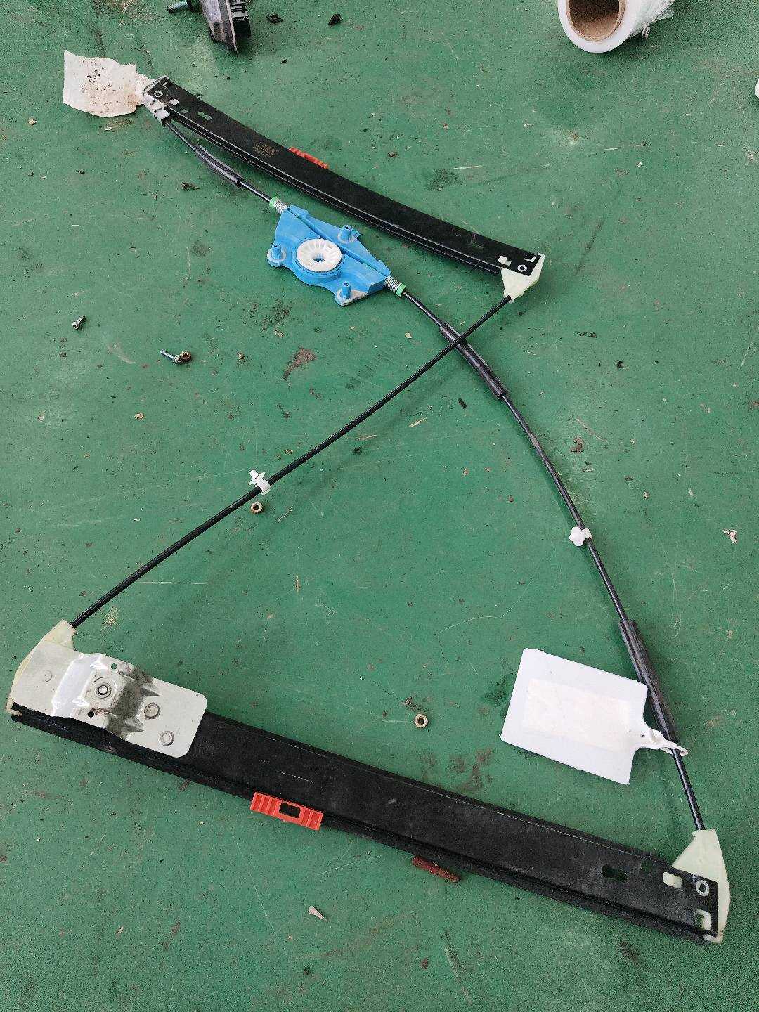 8E0837462C Front Door Window Regulator Bracket, Right