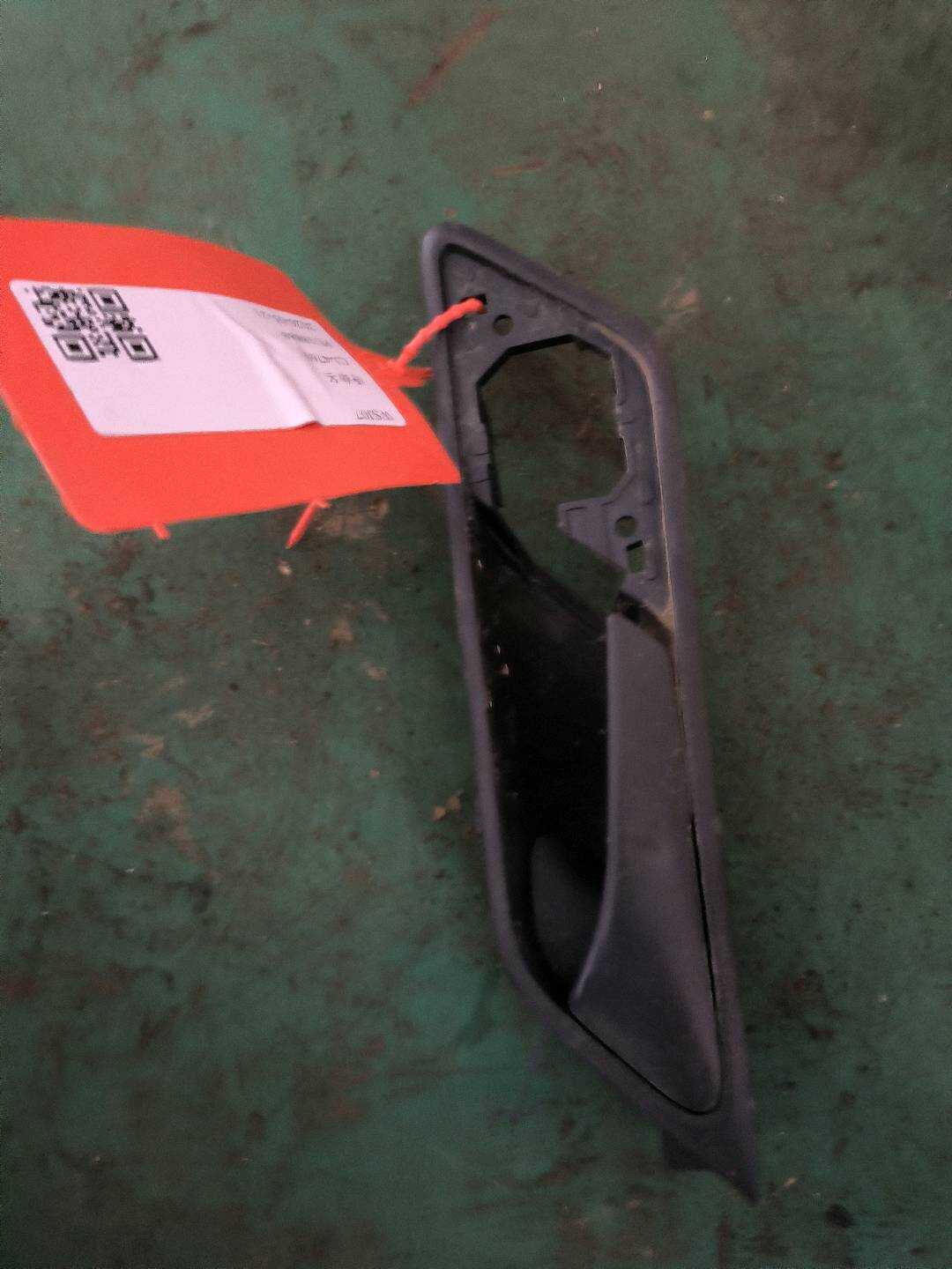 31G837113B 前门内拉手(左)