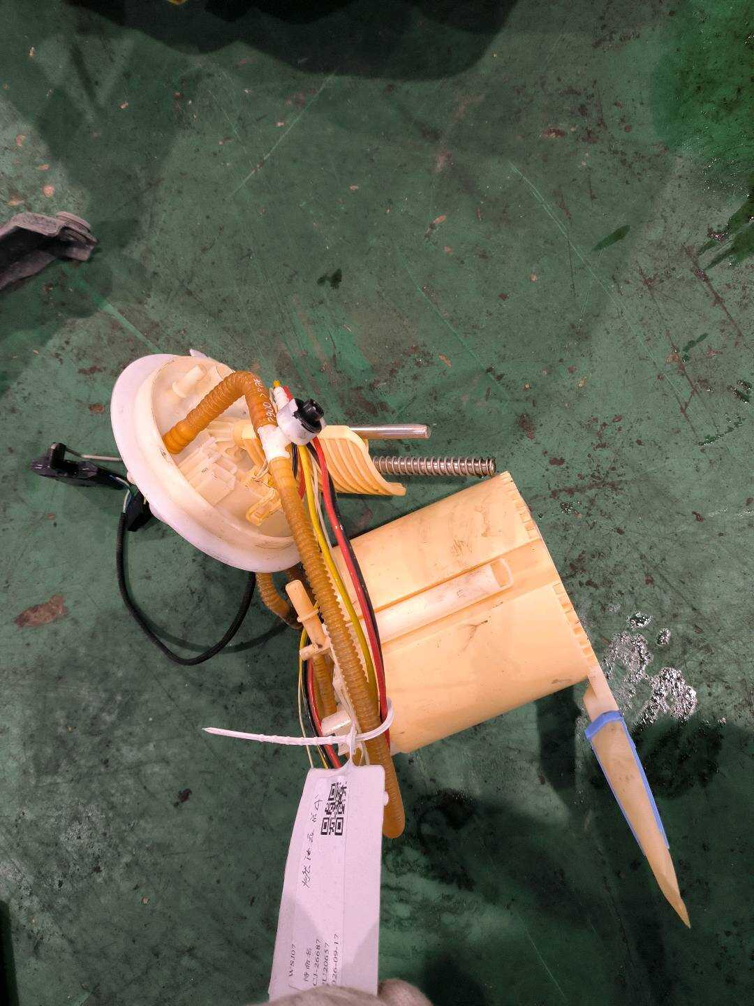 T4N7833 燃油泵总成