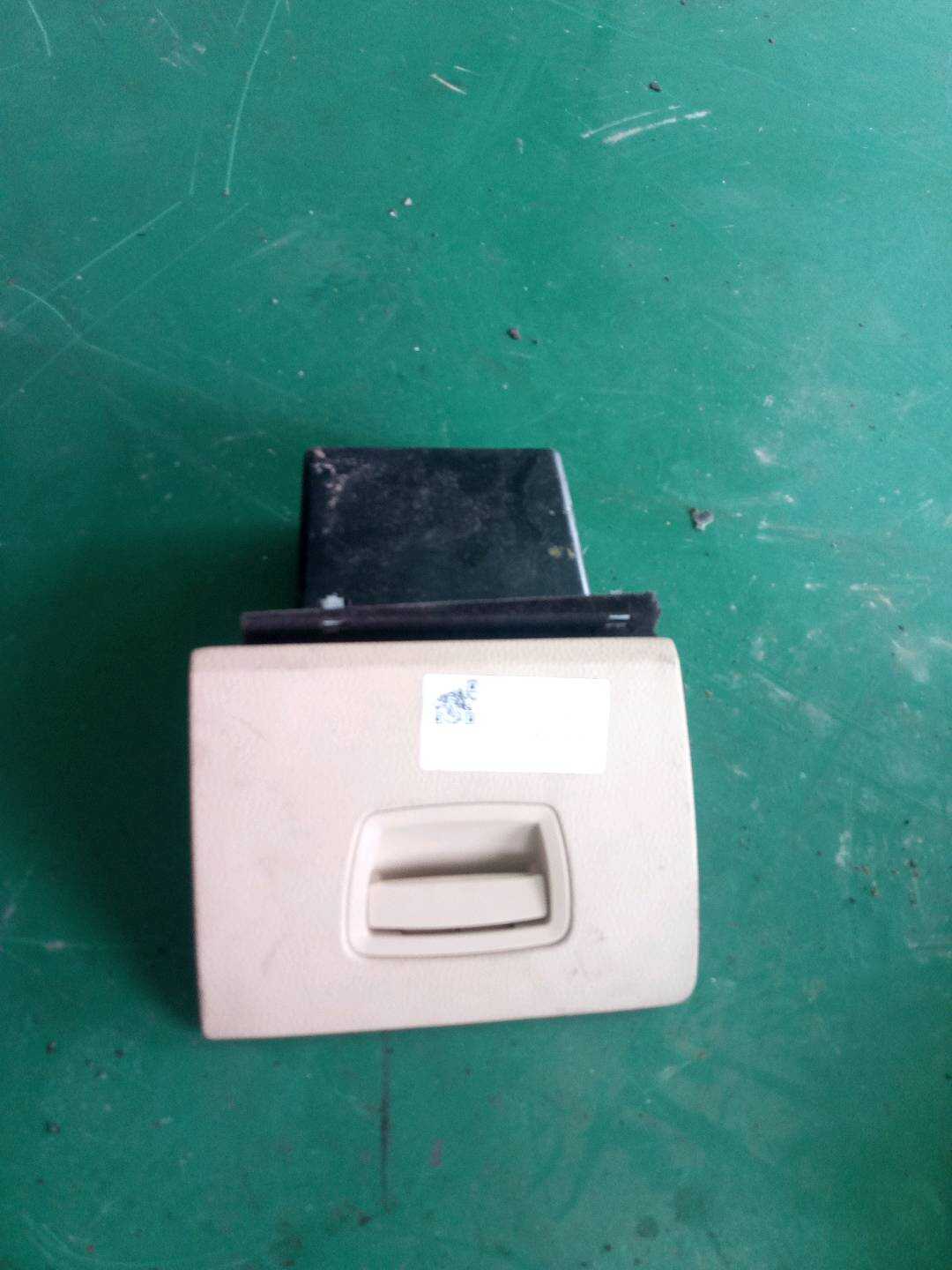 51459183131 仪表台杂物箱盖（左）