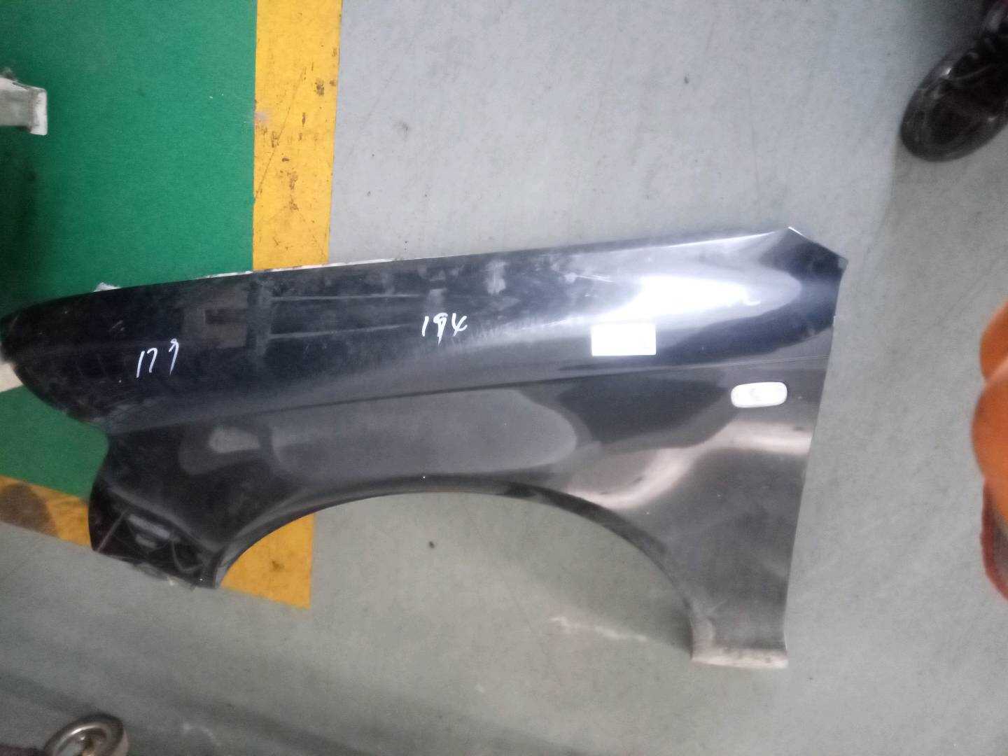 23536304P Front Fender, Left