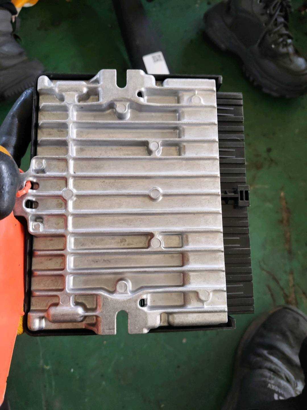 C2D27746 Shock Absorber Control Module
