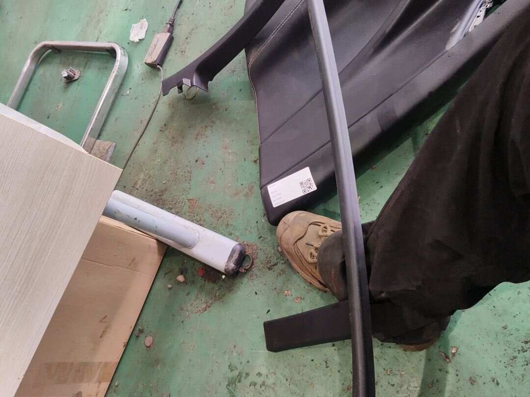 T4N1224 后门窗框内饰板(右)