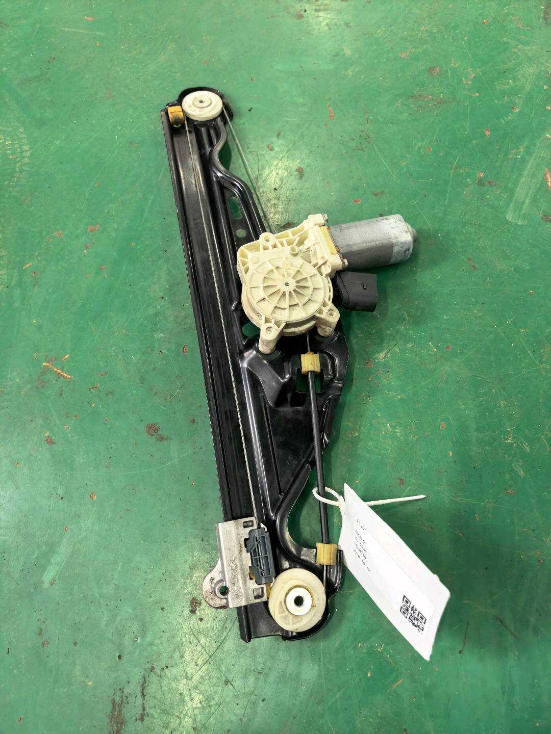 67626922319 后门玻璃升降电机(左