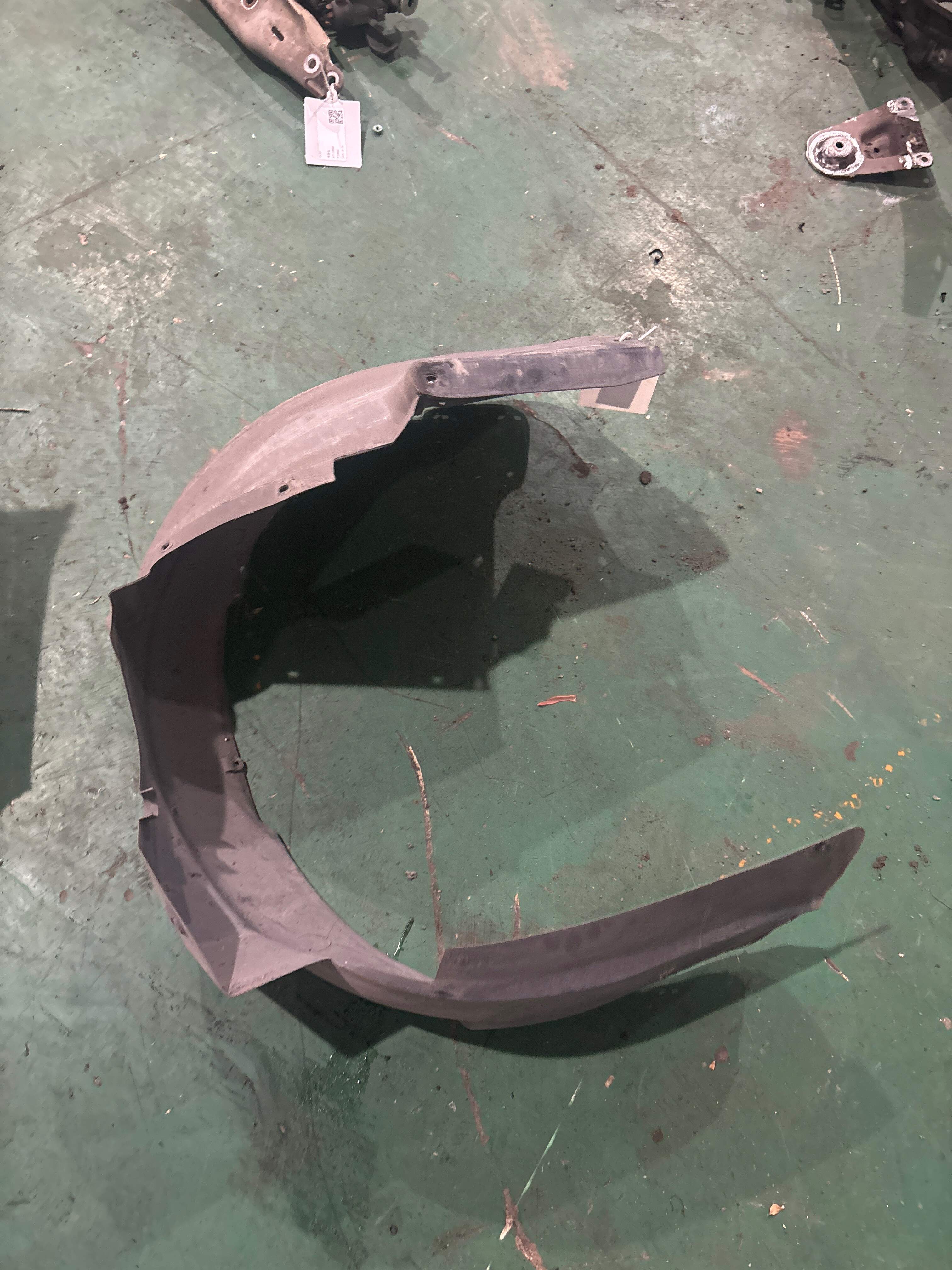 4B0821171C 前叶子板内衬（左）