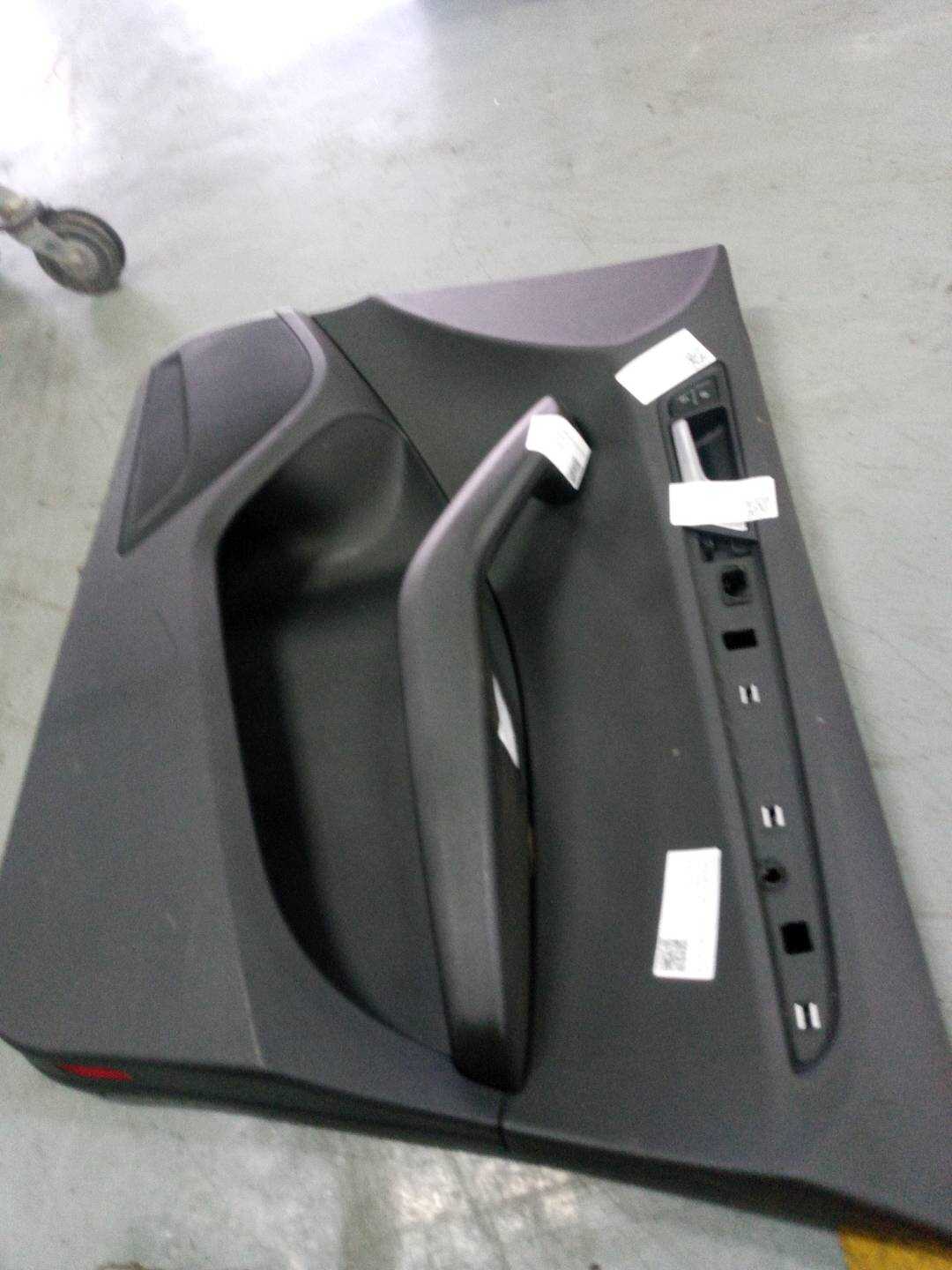 L8KD959855V10 前门玻璃升降开关(右)