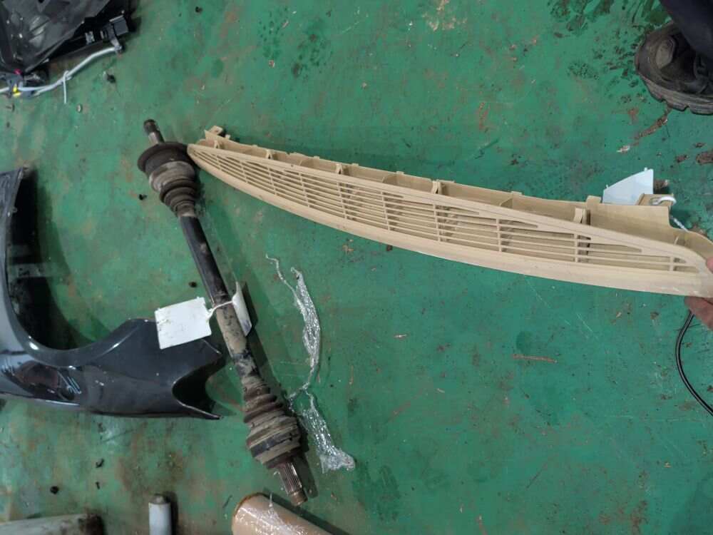 51469180240 后窗台饰板(小)