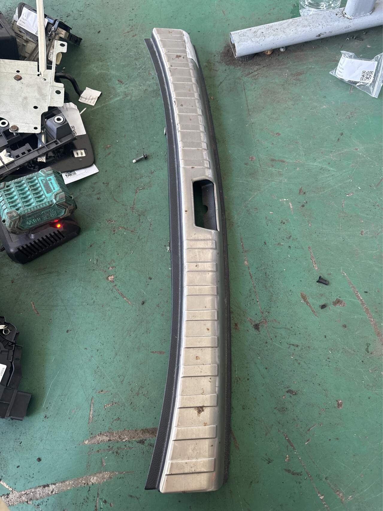 LR002102 Trunk Trim Panel, Rear