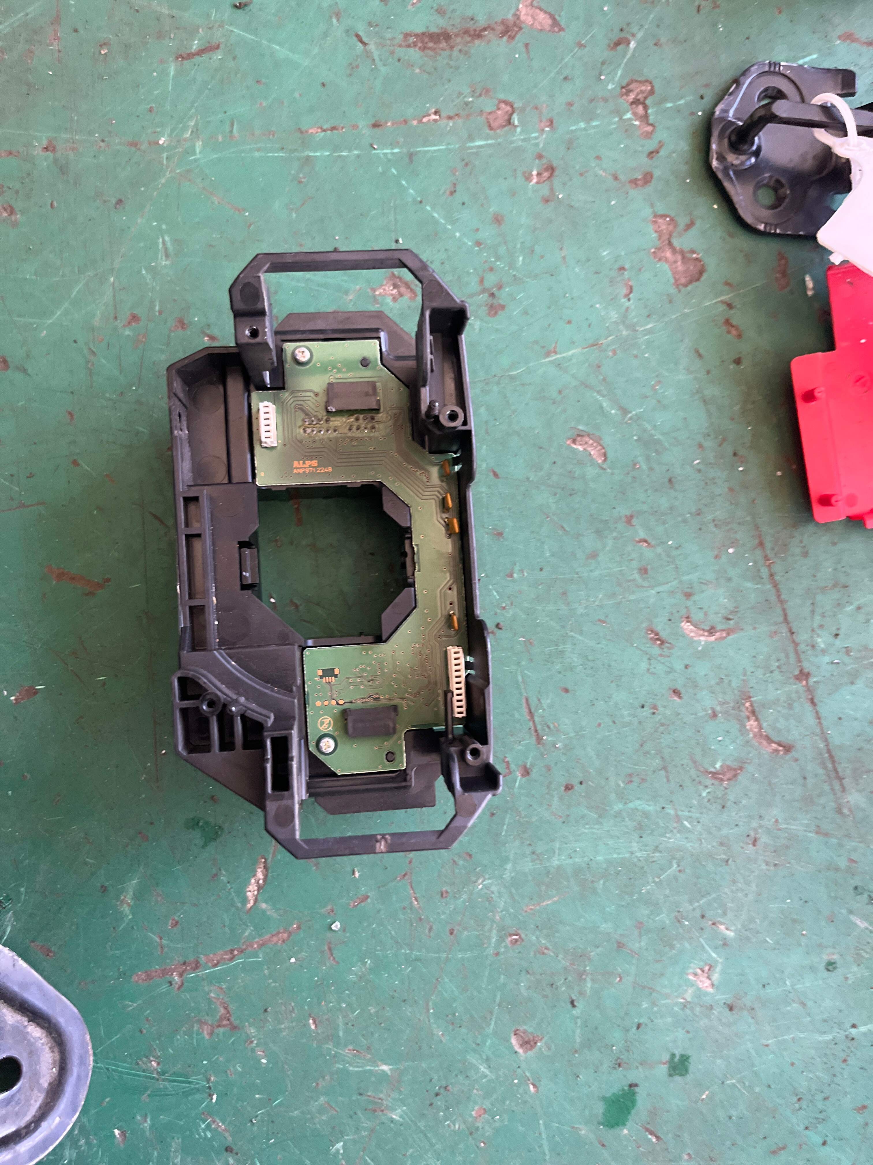 LR024631 Combination Switch Body